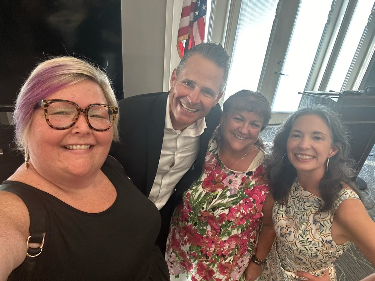 We are so proud of our AMAZING Media Specialist for being nominated for Media Specialist of the Year! 
<a href="/dmtcer/">Kim</a>  has created a place of discovery, imagination,&amp;  learning in <a href="/hubofschool/">HCPS Library Media</a> . She pours her love of reading into each of the students. <a href="/TransformHCPS/">HCPS Transformation Network</a> <a href="/HillsboroughSch/">Hillsborough Schools</a>