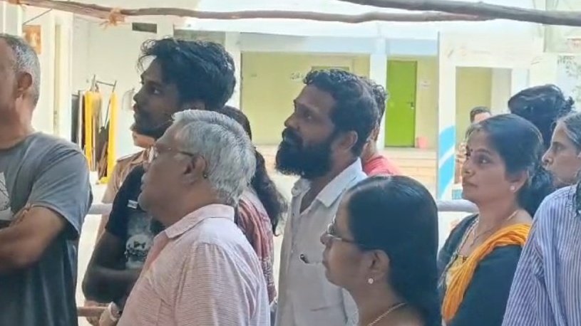 Director #VetriMaaran casted his vote✅💥