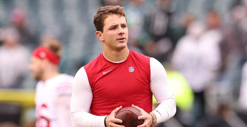 NFL_DovKleiman's tweet photo. 49ers QB Brock Purdy is looking HUGE compared to last season.

Super Bowl incoming? https://t.co/GEzki7cSFo