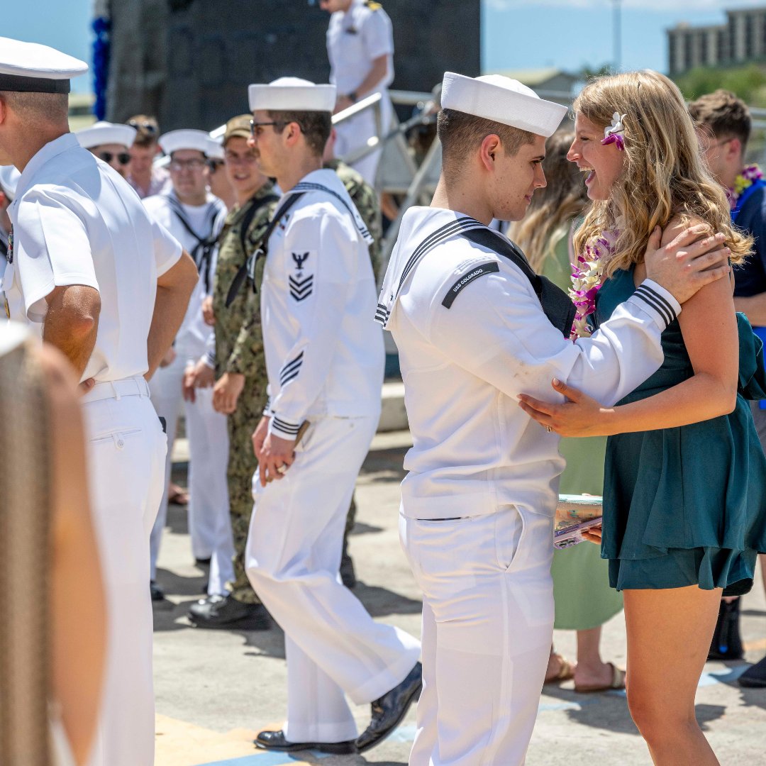 ReelAmericanHF's tweet photo. 🚢 Anchors aweigh! The USS Colorado made a grand arrival during its change of homeport. Let's salute the crew as they continue to uphold the proud tradition of service and excellence in defense of our nation! ⚓ #NavalPride #PearlHarborHickam #USNavy #Strength #Military 🌊 https://t.co/7ms7zSfid8