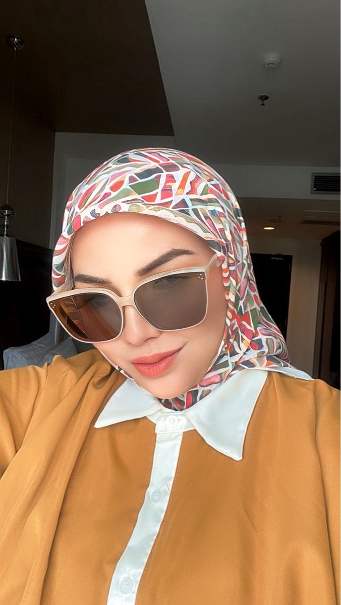 naddysells's tweet photo. in lurve betul dengan code Stylish tu😍🤌🏻 bakal bakal hot selling ni.. 

korang dah ada code yang berkenan ke untuk collection terbaru Shawlpublika ni?? https://t.co/XNAW0rJakN