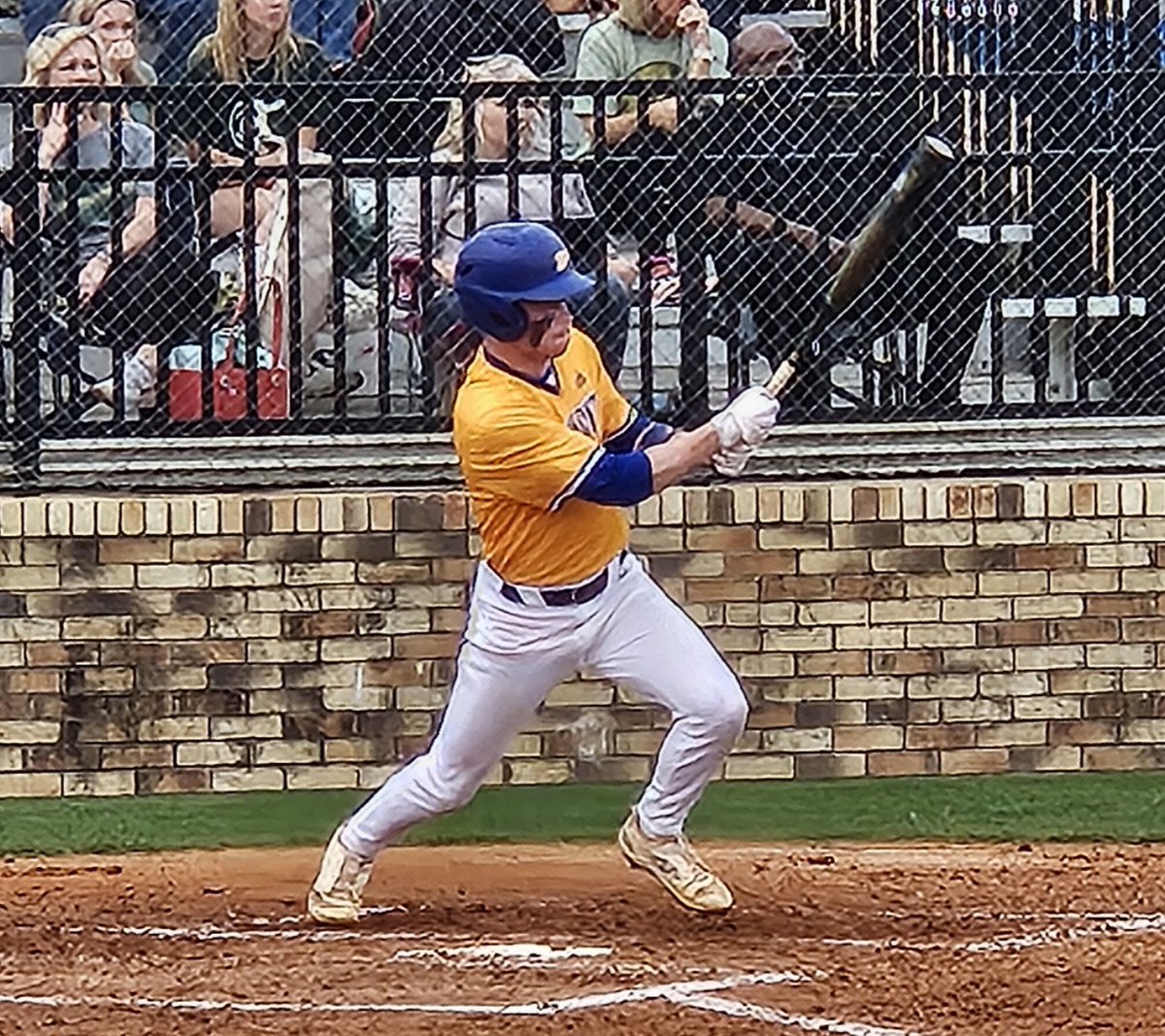 jmedley_EAToday's tweet photo. QUICK HANDS

Mohon’s quick hands help him hit grand slam, and Homesley’s quick glove earns him chance for game-ending double play as Piedmont sweeps Sylvania.

https://t.co/tXvqK2DUvk https://t.co/gfL1D8RtV4