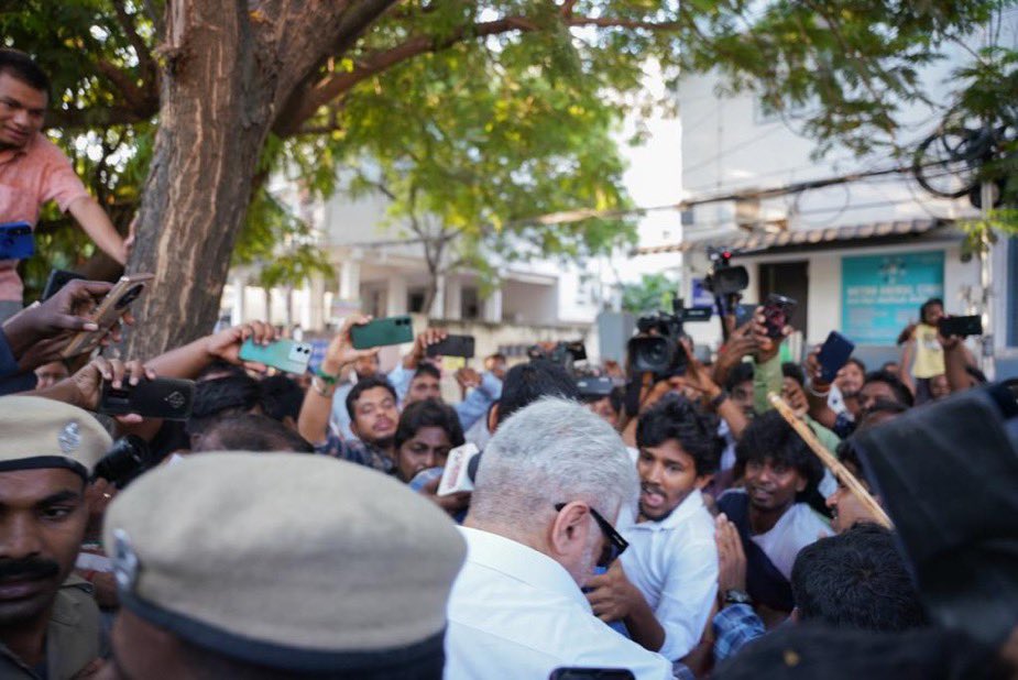 மக்களின் தலைவன்.. ❤️😎

#LokSabhaElection2024 #TNElection2024 #VidaaMuyarchi #AjithKumar #GoodBadUgly