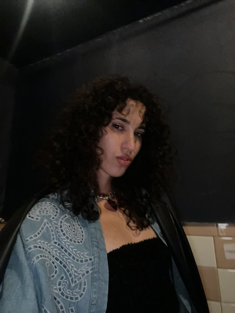 deannadilandro's tweet photo. Helpful when a good hair day happens on a bad day https://t.co/c5w0qG1qIB