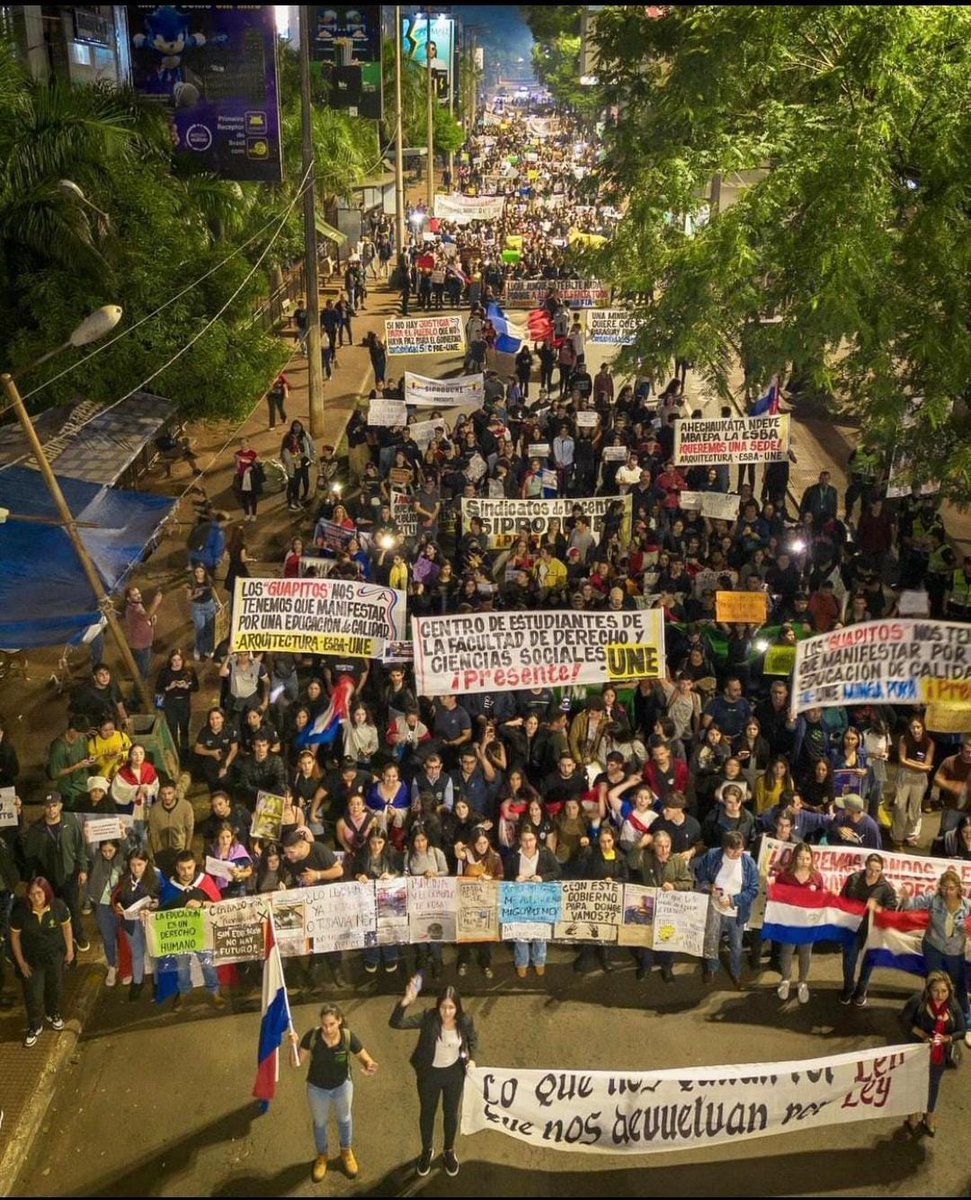 une_estudiantes's tweet photo. 🔥 ESTA LUCHA NOS UNE 🔥 https://t.co/WUzq3IWQgY