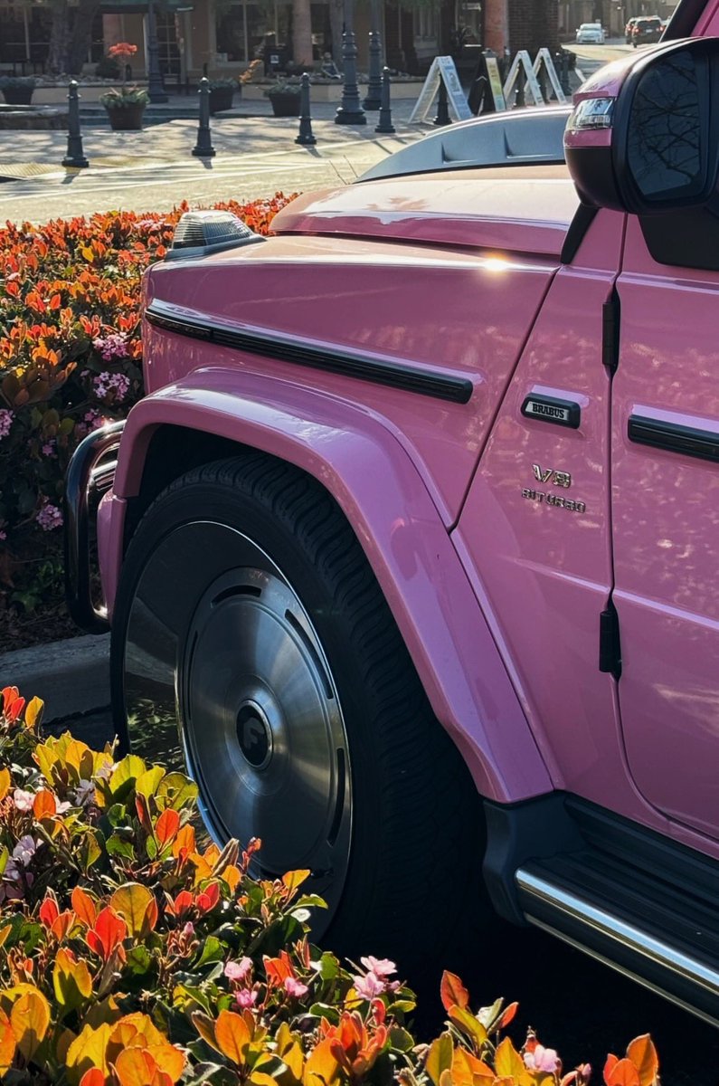 A pink Brabus G on 💿💿💿💿