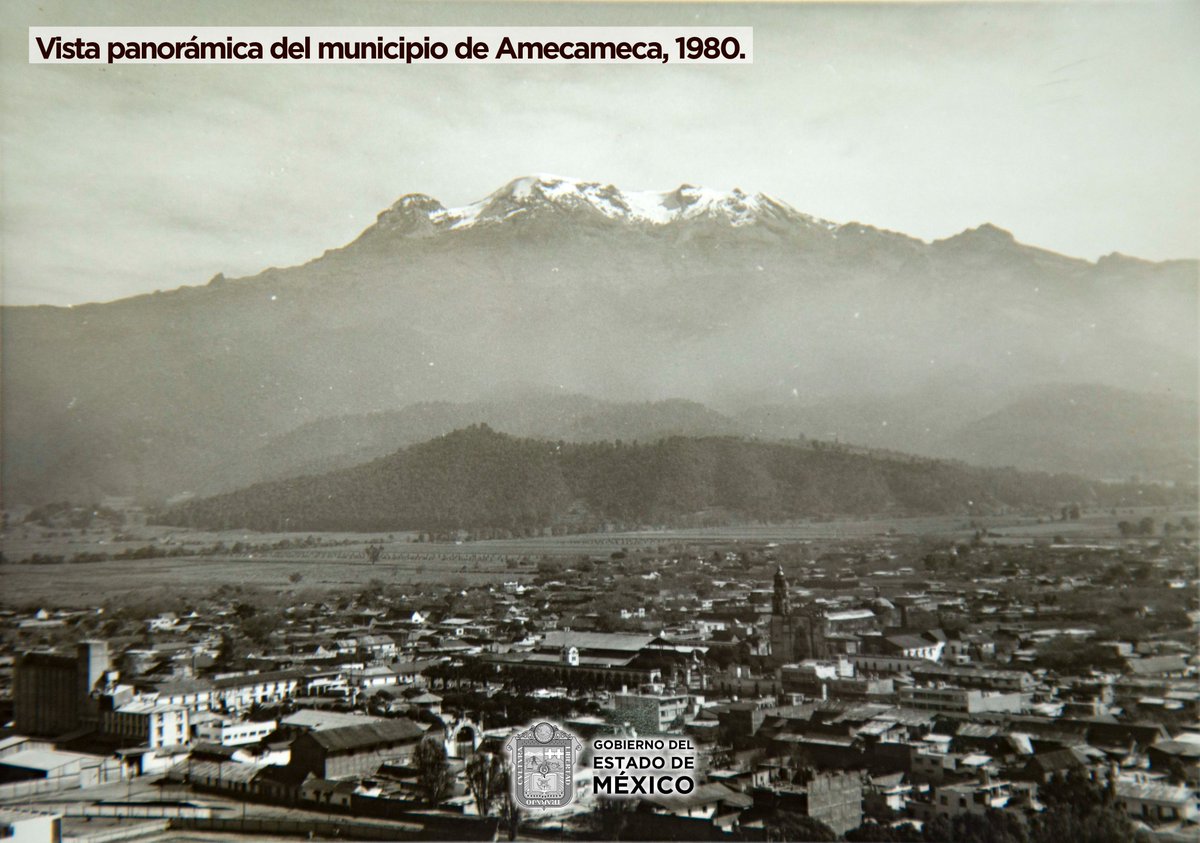 #FotoDeLaSemana 
#Amecameca, al ubicarse en el corazón de los volcanes Popocatépetl e Iztaccíhuatl, fue la ruta histórica de acceso a Tenochtitlán, es un destino increíble. Además este #PuebloConEncanto ofrece el espectáculo natural de avistamiento de Luciérnagas. 
¡Visítalo!