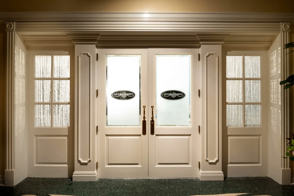 ScottGustin's tweet photo. NEW: Victoria &amp; Albert’s at Disney’s Grand Floridian Resort &amp; Spa at Walt Disney World has been awarded a MICHELIN star.

The announcement was made Thursday evening during the 2024 Michelin Guide Ceremony in Tampa. https://t.co/7snwqrgkb7