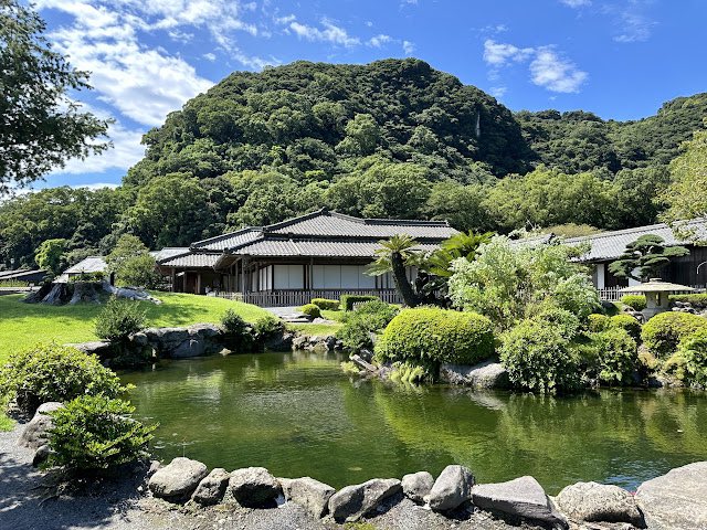 fugiutoutou's tweet photo. 仙巖園-日本���兒島-景點

這回浮球來分享於1658年由薩摩19代島津光久建造，設計上以鹿兒島錦江灣為池塘，櫻島火山寓意為假山的島津家別邸 仙巖園。

詳細內容歡迎點擊網誌連結🔗：https://t.co/m4AUDBCRoS

更多豐富內容歡迎按讚追蹤  浮球透透 FB粉絲專頁

#浮球透透 #仙巖園 #日本 #日本旅遊 https://t.co/QrWBZR0rrG