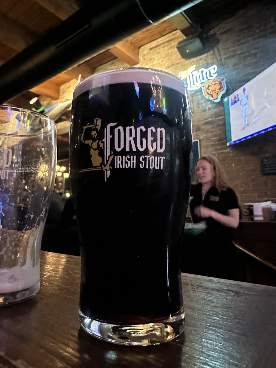 Trying the new Forged Irish Stout. Very tasty. @ForgedStout at O’Callaghan’s on Hubbard, Chicago