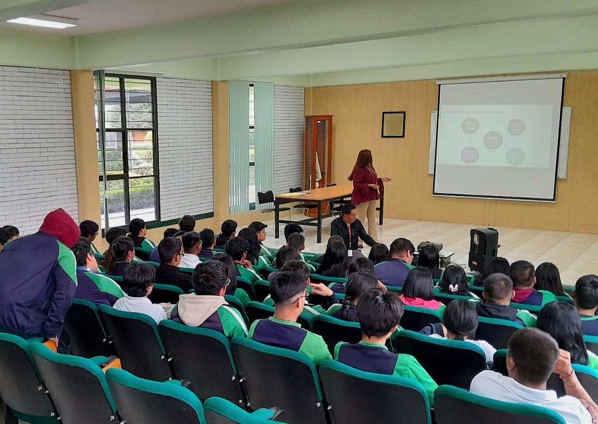 OreTolucaOf's tweet photo. Fuimos invitados a impartir un #TallerparaBuscadoresdeEmpleo a 126 alumnos del #CECYTEM Plantel #Metepec, en el que se abordaron diversos temas del Mercado Laboral y Vinculación Laboral.

TODOS NUESTROS SERVICIOS SON GRATUITOS

#oretoluca #BolsaDeTrabajo #trabajo #empleos2024 https://t.co/oRdvI52f0D
