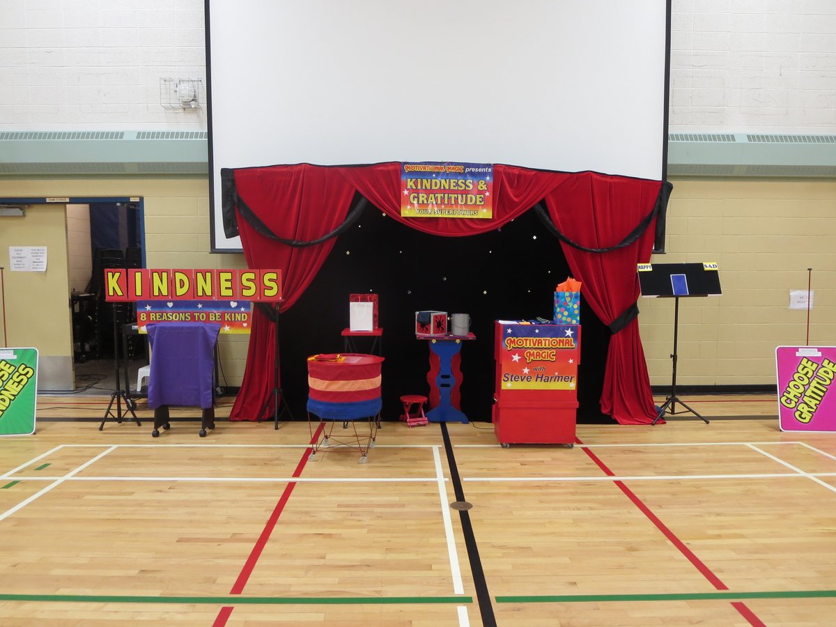 OLOF_CCSD's tweet photo. 🌟 We were so blessed to have Steve Harmer present a #magicshow about #kindness and #gratitude to our students and staff today! Be sure to check out his website https://t.co/iMIRpFUc6k!! His performance was truly #magical! 🪄🎩 https://t.co/ouecMtJ8rh