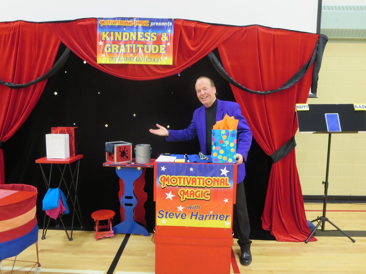 OLOF_CCSD's tweet photo. 🌟 We were so blessed to have Steve Harmer present a #magicshow about #kindness and #gratitude to our students and staff today! Be sure to check out his website https://t.co/iMIRpFUc6k!! His performance was truly #magical! 🪄🎩 https://t.co/ouecMtJ8rh