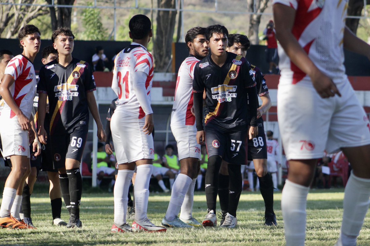 Coras_FC's tweet photo. ⏱️ 75' 15 minutos por jugar. ¡Vamos Coras! 💪

Tigres 1-0 Coras FC
#SomosMásCoras https://t.co/0uLjLTgLAB