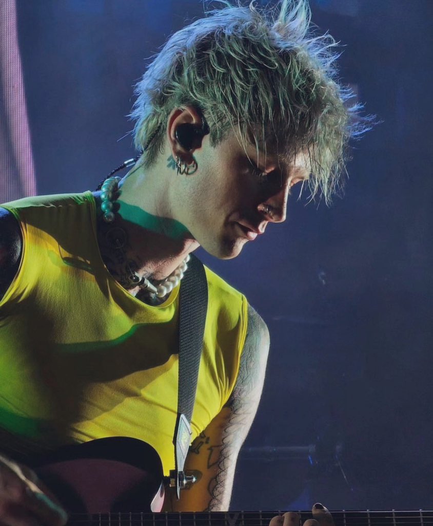 greenflowers9's tweet image. #22DAYSOFMGK