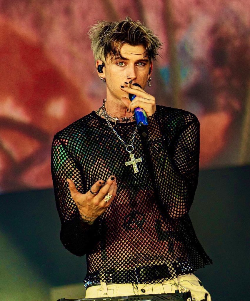 greenflowers9's tweet image. #22DAYSOFMGK