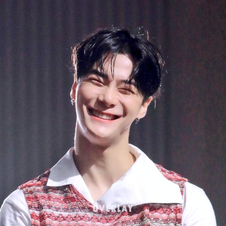 So thankful that I have met someone like you in this lifetime.

널 잊지않고, 매일 기억할께.
사랑해, 더 사랑할게 ~

#문빈_가수해줘서_고마워
#아스트로 #아로하