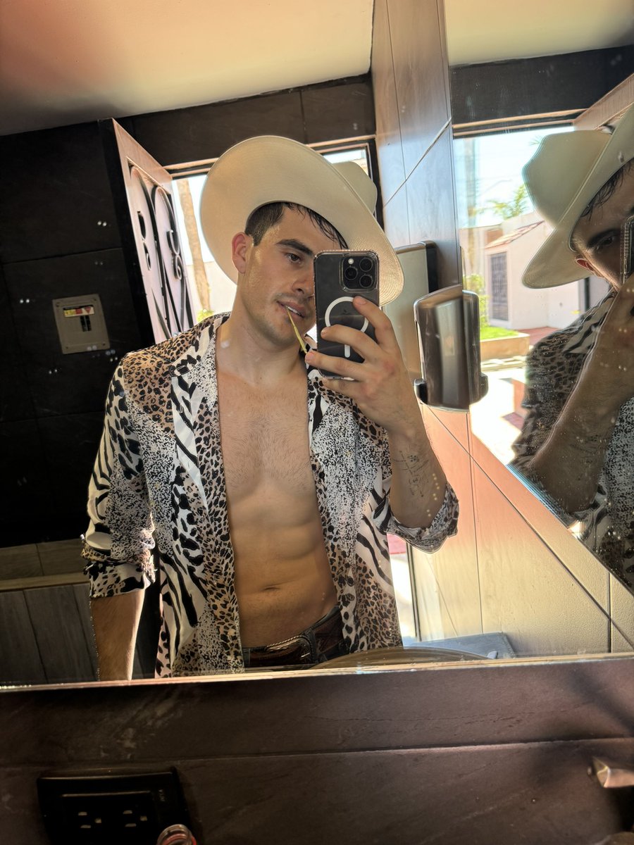 IrvinVillatoro's tweet photo. Ya Buana la Calorsss acá en 📍Chihuahua  #ElWithfather 🫵🤠 https://t.co/tB88qk85Jp