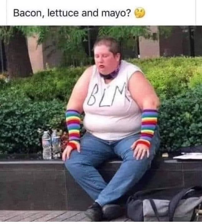 Clown World ™ 🤡 tweet media