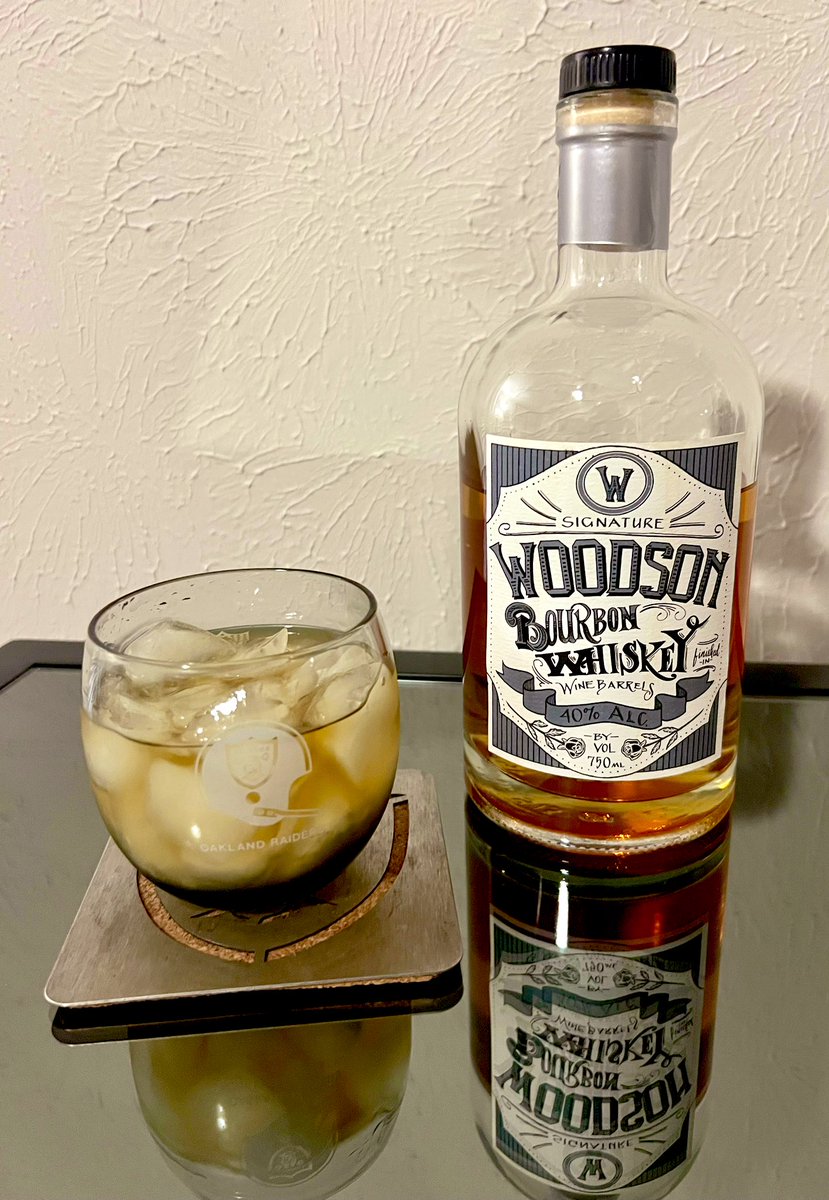 Drin006's tweet photo. I've waited all day long just to hold you in my arms
And it's exactly like I thought it would be
Happy #ThirstyThursday ๐ฅ #TeddyP ๐ช @CharlesWoodson https://t.co/PWd8SyfMS2