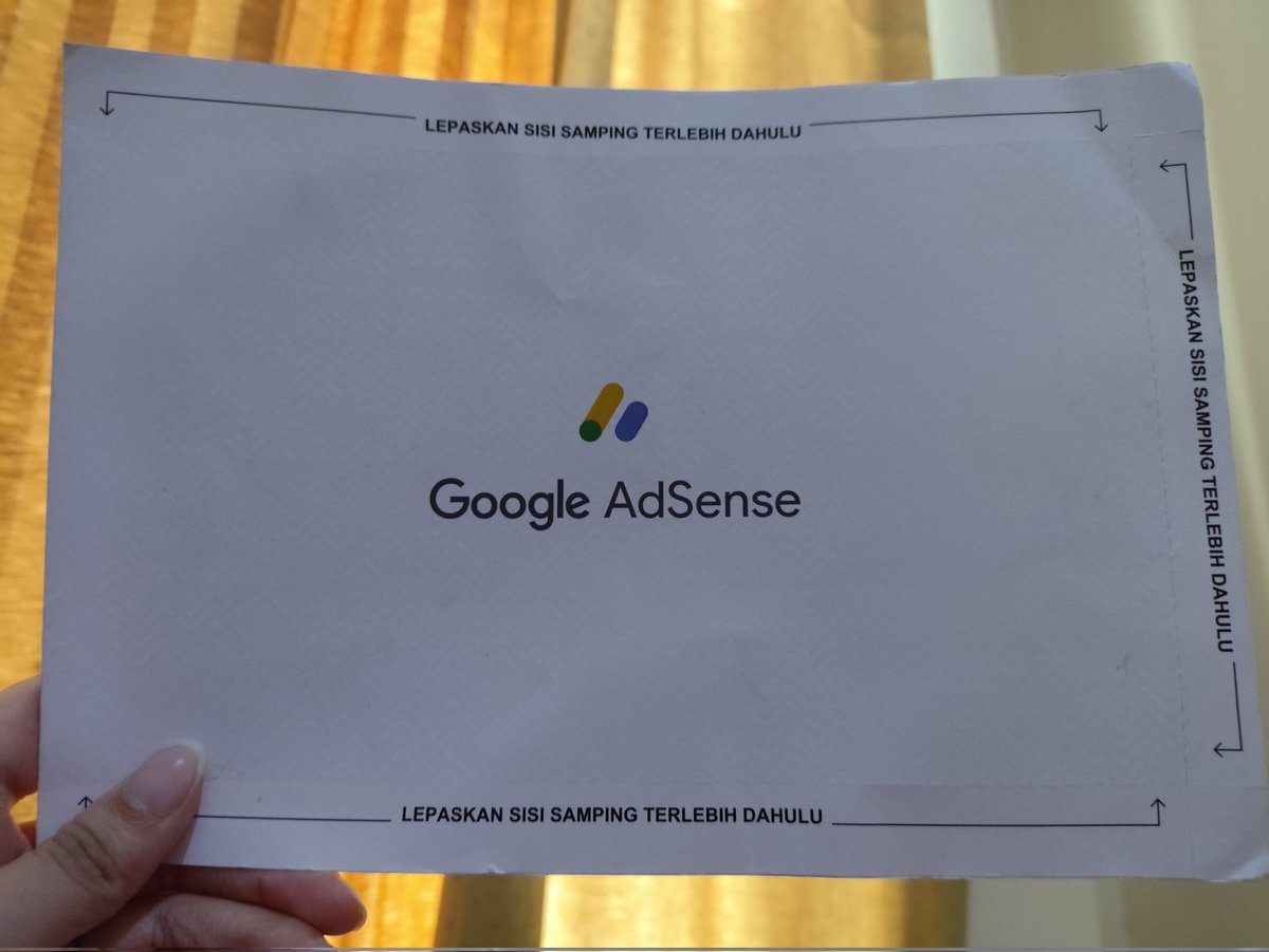 Kemarin depresot nyari surat google AdSense sampe ke 3 pos gaada padahal udh berbulan-bulan. Minta di cariin sampe kyk ngambek ke tukang posnya, beberapa jam kemudian di contact katanya ada😭🙏

Finally, 
Thanks temen-temen yang udah ngasih tau dan bantuin<3