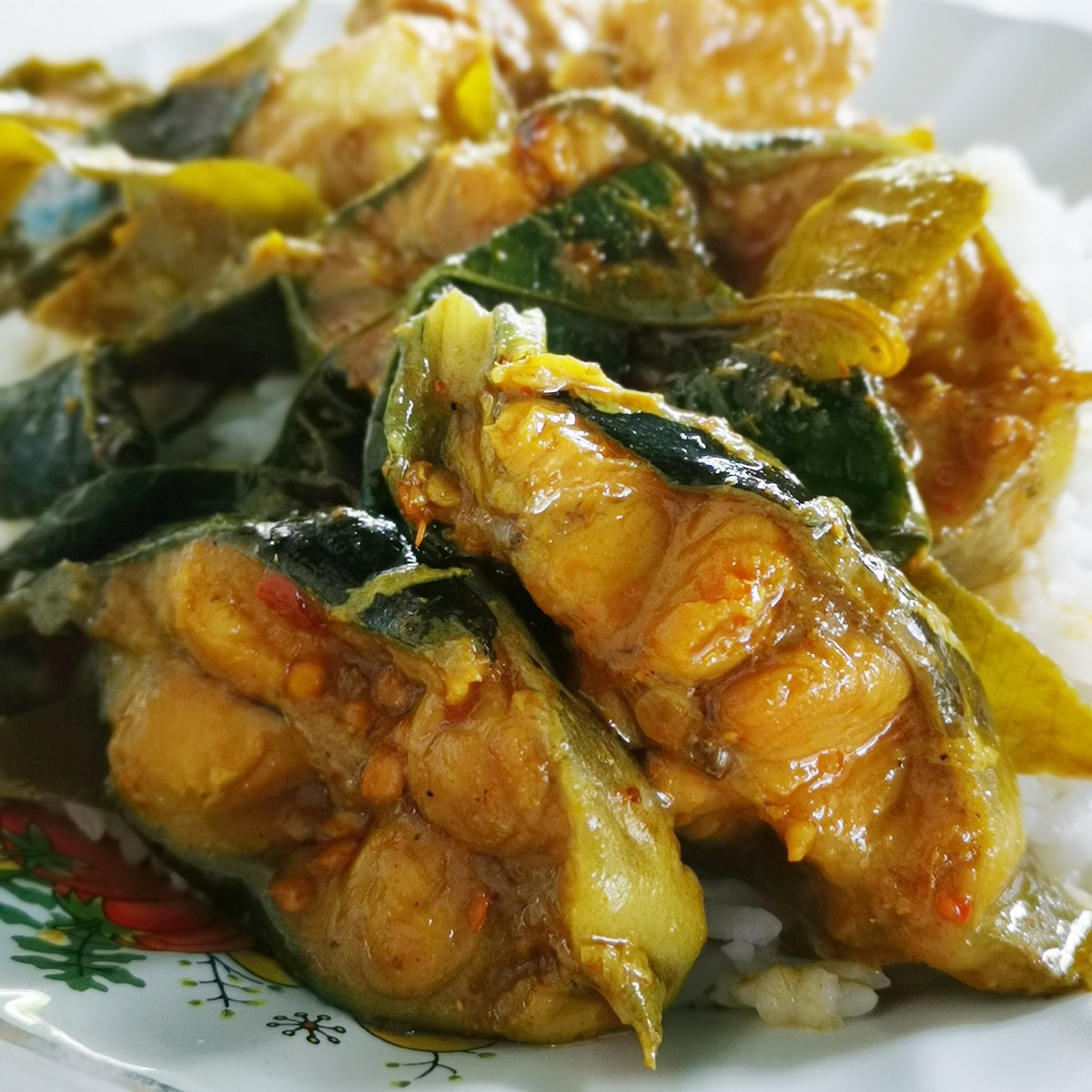 .

ปลาดุกผัดฉ่า ​: Spicy Catfish Stir-fry

#fish #chili #food #catfish #thaifood #delicious #foodstyling #vegetable #foodstylist #foodphoto #foodphotography #foodphotographer #foodoftheday #dessertoftheday #pictureoftheday #photooftheday #huawei #huaweimate20x #thailand