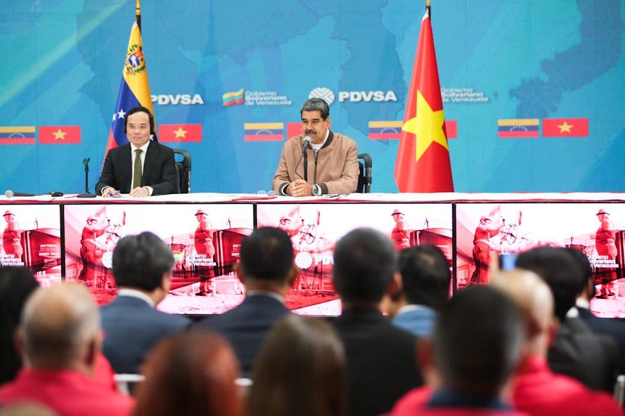 Desde el salón Simón Bolívar del Complejo MinPetróleo - PDVSA, La República Bolivariana de Venezuela y la República Socialista de Vietnam firmaron cinco acuerdos de cooperación bilateral con el fin de impulsar diversos sectores económicos entre ambas naciones.