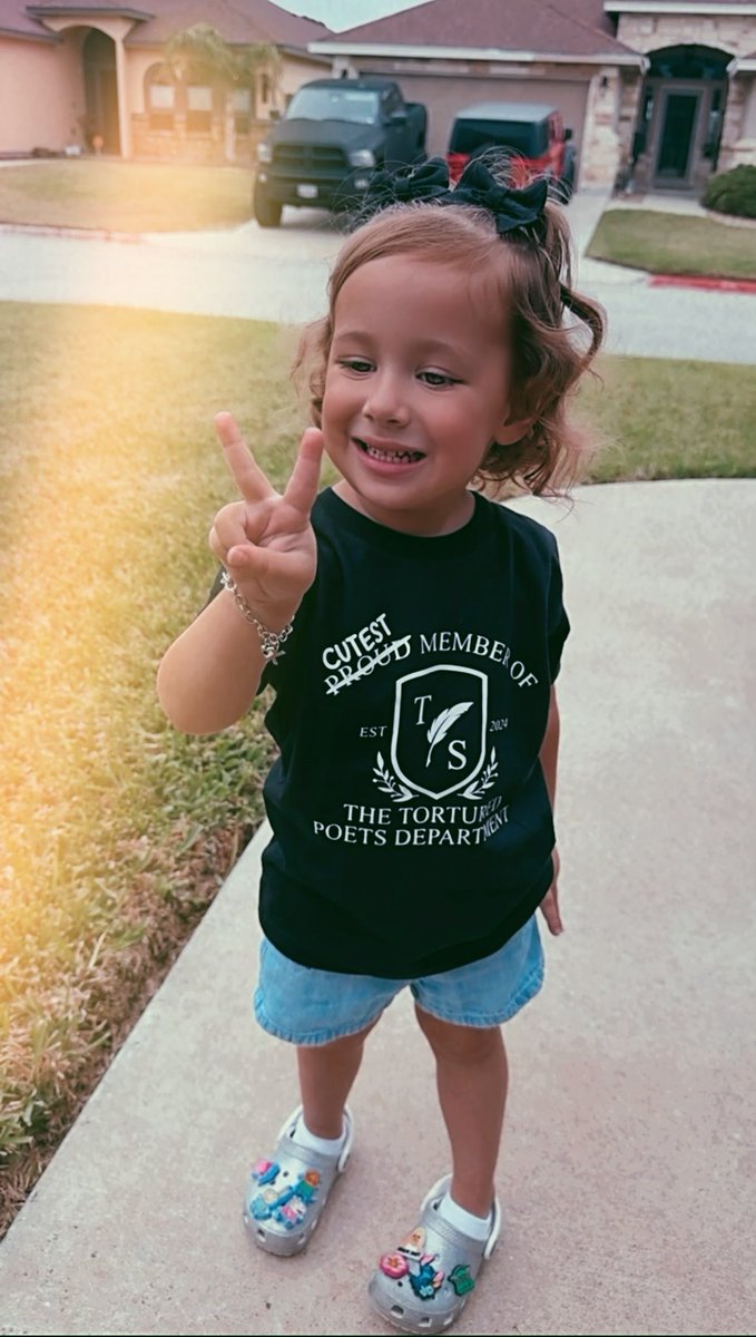 kristinsully's tweet photo. Why yes, you are the CUTEST member of #TheTorturedPoetsDepartment 🤍🫶🏼 #TSTTPD #TaylorSwift #MiniSwiftie @taylornation13 @taylorswift13 https://t.co/eWKY4r1K67