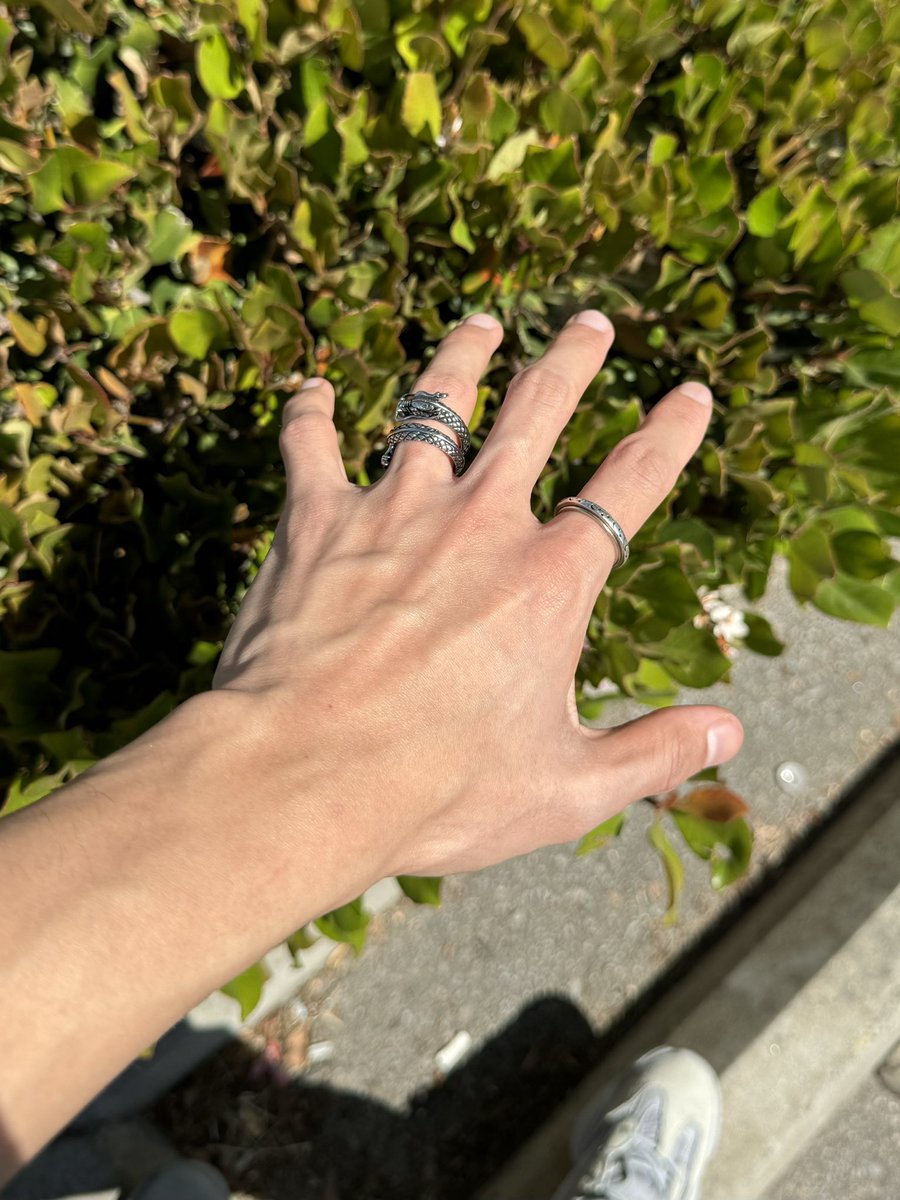 KumoCooms's tweet photo. pretty kumo hand teehee https://t.co/dhQoDJ60fS