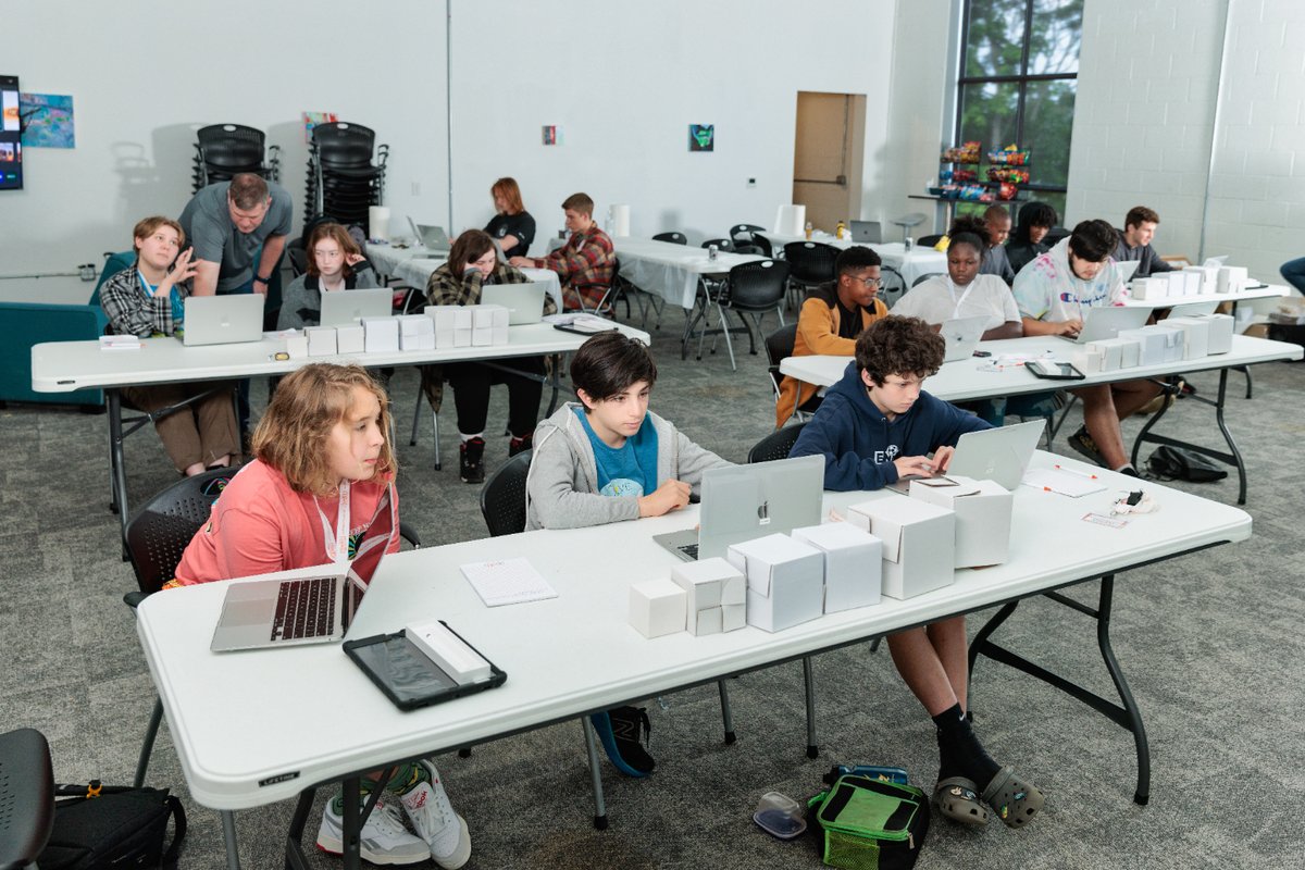 swiftappschool's tweet image. 📱💡 Calling all middle school and high school students! 🚀 Dive into the world of app development at our upcoming camp! 🌟 Learn coding, design, and teamwork skills while expanding your creativity!  swiftappschool.com/appcamp #swiftprogramming #learntocode #iosdeveloper  📱👩💻👨💻
