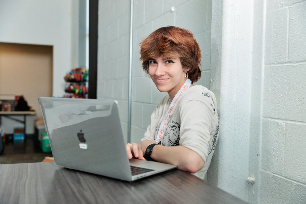 swiftappschool's tweet image. 📱💡 Calling all middle school and high school students! 🚀 Dive into the world of app development at our upcoming camp! 🌟 Learn coding, design, and teamwork skills while expanding your creativity!  swiftappschool.com/appcamp #swiftprogramming #learntocode #iosdeveloper  📱👩💻👨💻