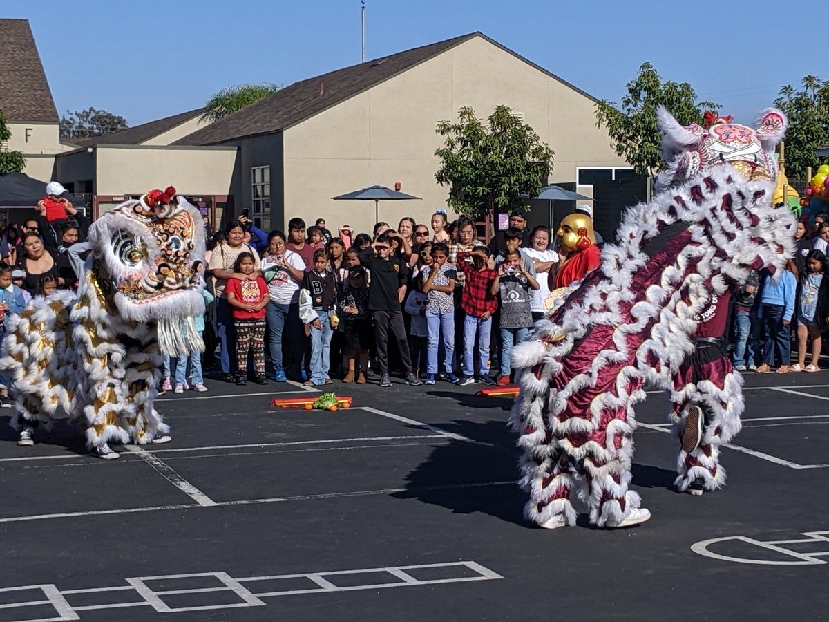 Open House at Carver Elementary! #WeareSAUSD Great time was had by both students and parents. A full cultural celebration! A magic show is coming up at 6:00.