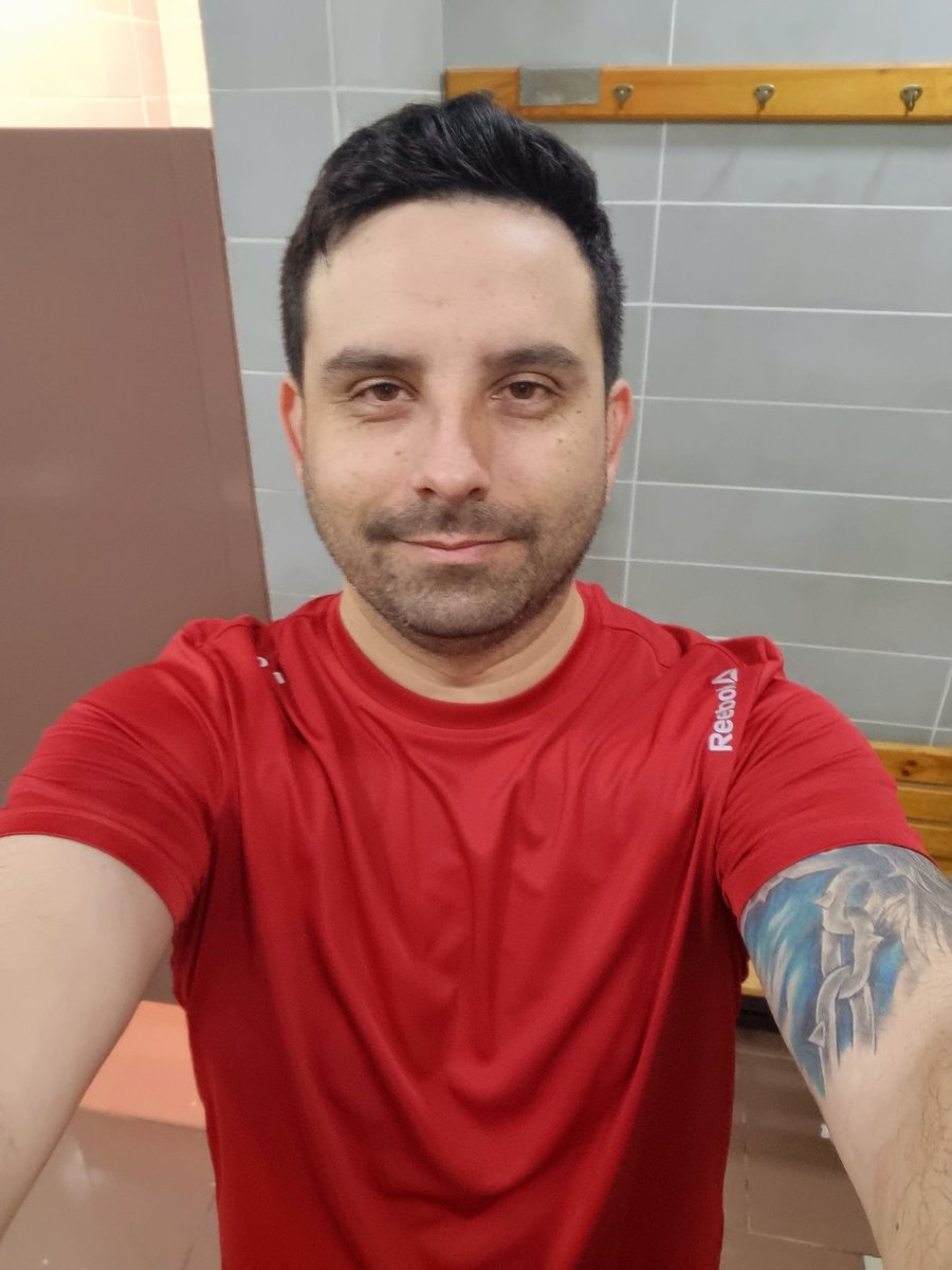 SebasAlbur's tweet image. Mi primera foto Gym!