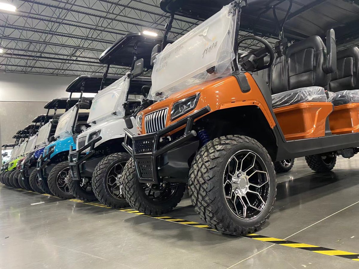 evogolfcarts's tweet photo. Today, we're excited to spotlight our impressive warehouse in Grand Prairie, TX! Boasting a staggering 189,000 sq. ft., this facility truly embodies the Texan motto of "bigger is better." πΊπΈ
#golfcarts #texas #evoltuion #warehouse #inventory #grandprairie https://t.co/UIZARguR82