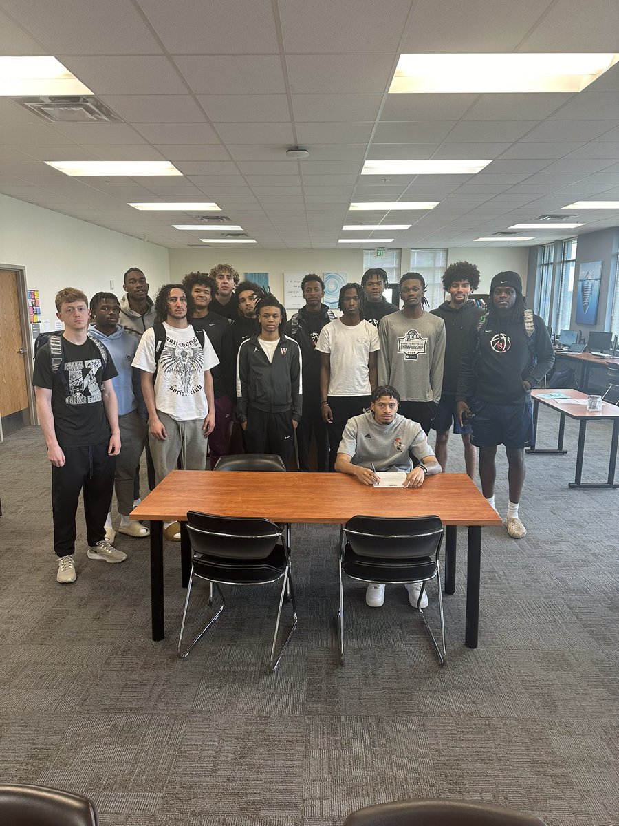 Congrads to <a href="/notlilmicah/">Micah “deuce” Simpson🌟</a> on his signing to Alabama State University. Super proud of the things you accomplish throughout your career at <a href="/WaltersStSports/">Walters State Athletics</a>. 
🔴🔵🤘🏽#WaltersUp