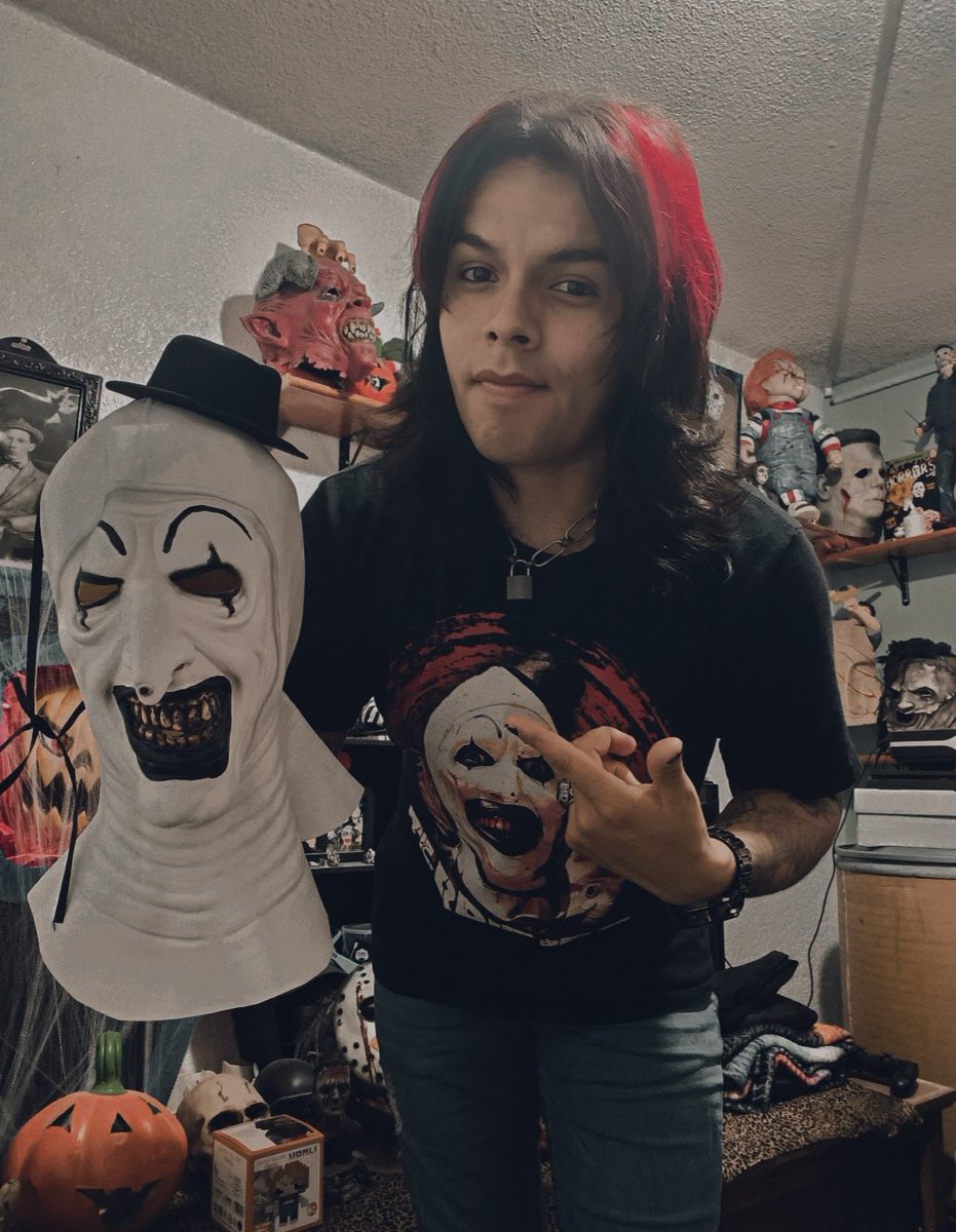 𝚃𝚎𝚛𝚛𝚒𝚏𝚒𝚎𝚛 𝚃𝚑𝚞𝚛𝚜𝚍𝚊𝚢 🩸🤡
_______________________________________
.
.
.
.
.
#JohnnySixx #FelizJueves #HappyThursday #Terrifier #ArtTheClown #HorrorMovies #HorrorFan #Collector #InkGuy #shirtoftheday