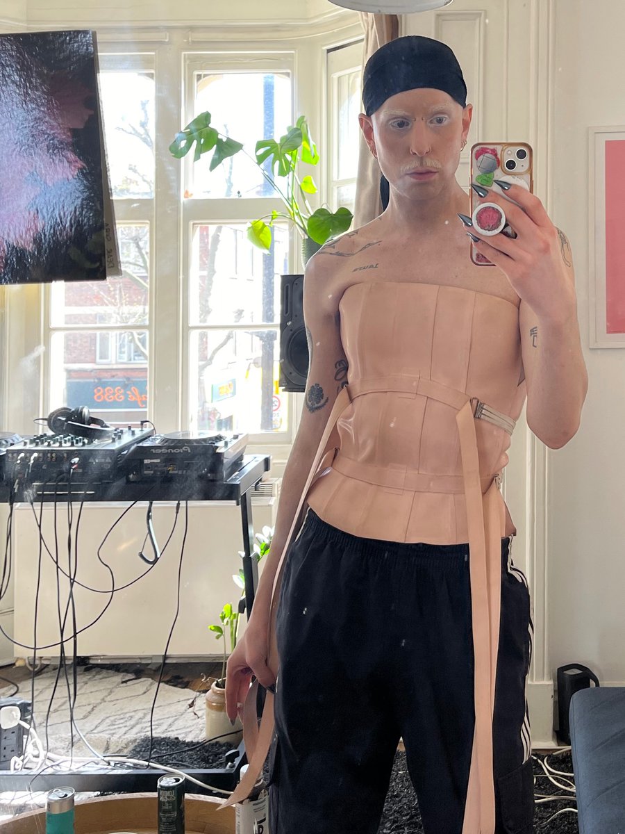 🔞 FKA Pigs 🔞 tweet media