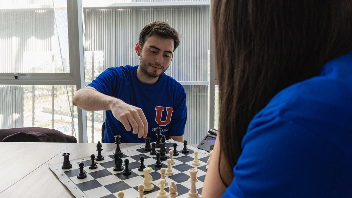 U. de Chile obtiene el primer lugar por equipos en torneo continental de ajedrez FISU America Chess 2024, y la estudiante @Bachi_UChile Rocío Contreras, quien debutó en este torneo, consiguió el 4° lugar en la competencia individual uchile.cl/u215395