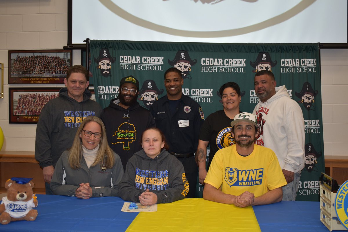 RyRunandWrestle's tweet photo. Officially a golden bear 🐻 💛💙 https://t.co/WB22rBGH0k