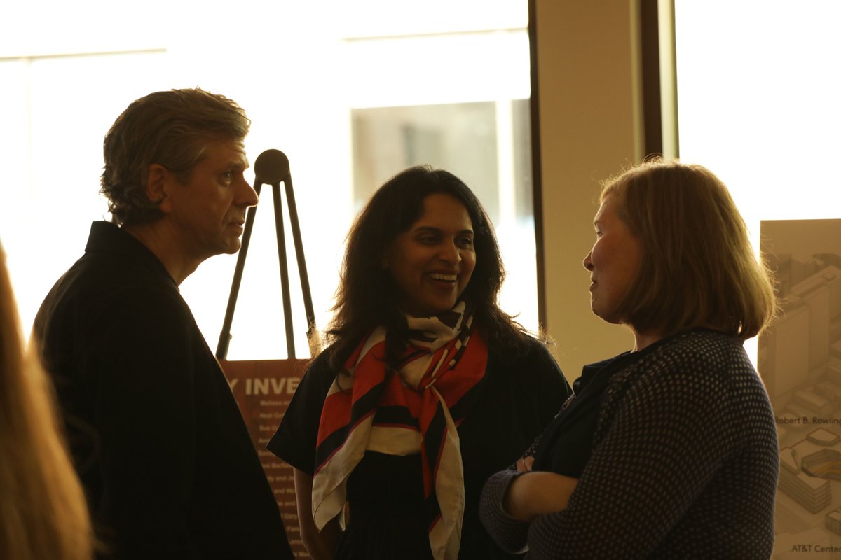 UTMcCombsAlumni's tweet photo. McCombs School of Business welcomed members of the Dean’s Advisory Council to a reception and dinner ahead of Friday’s Dean’s AC meetings and lunch. They received a first-hand look at the proposed new Mulva Hall building through a virtual reality experience. #UTMcCombs https://t.co/XGl0Itl9dT