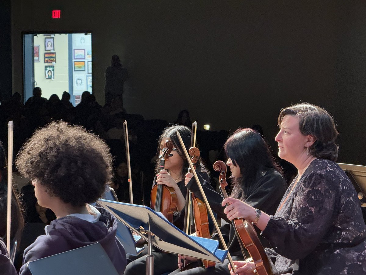NBMSzebras's tweet photo. A full house celebrating the musical talents of our Zebras. Job well done students, Ms. Trerotola, Mr. Giglio, and Dr. Villamilgomez! @nbpschools #ALLIN4NB https://t.co/C3MOvQZVFa