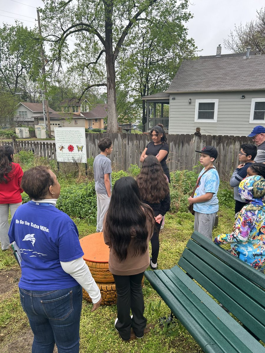 Fifth graders @DouglassDolphi1 applying what they know about ecosystem restoration through real world gardening at Urban Station. @KCKPS_CI @Amplify #realworldlearning @kckschools