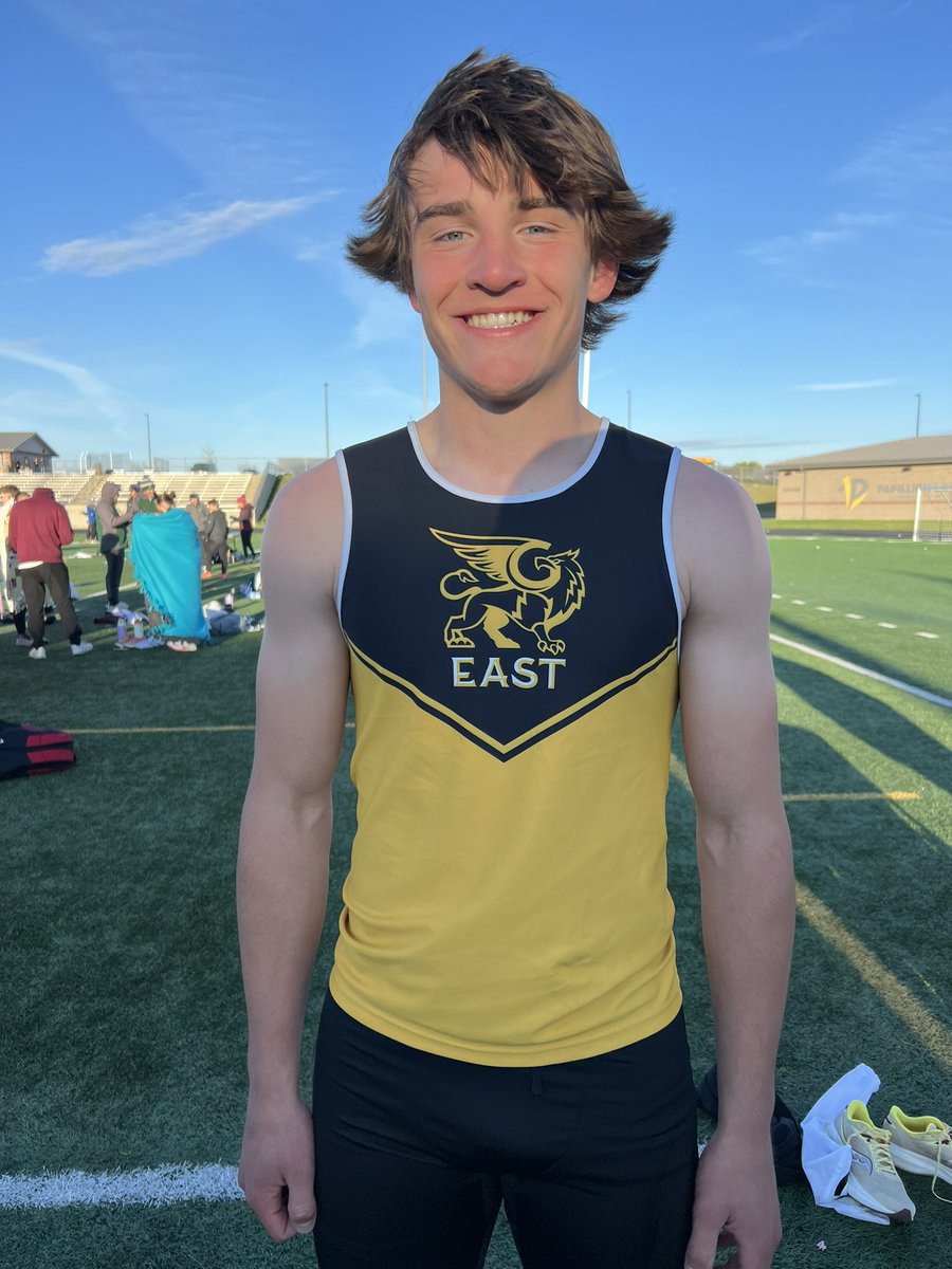 Congratulations to this years varsity starting freshman quarterback @chasegroww setting the school record in the 200 m 22.85