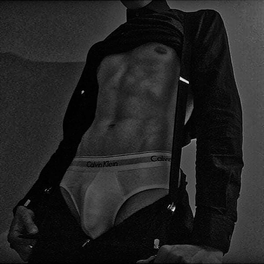 ᅠ

ᅠ

ᅠ

𝐂all you in the late night
𝐓rade love for one night
                          𝐓wo pills and a red wine
                      𝐓alk offline, no, I don't mind 

ᅠ

ᅠ

ᅠ