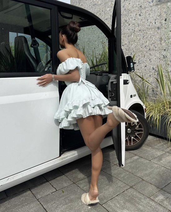 Watch Nastya's leaked NSFW photo on TwXstars