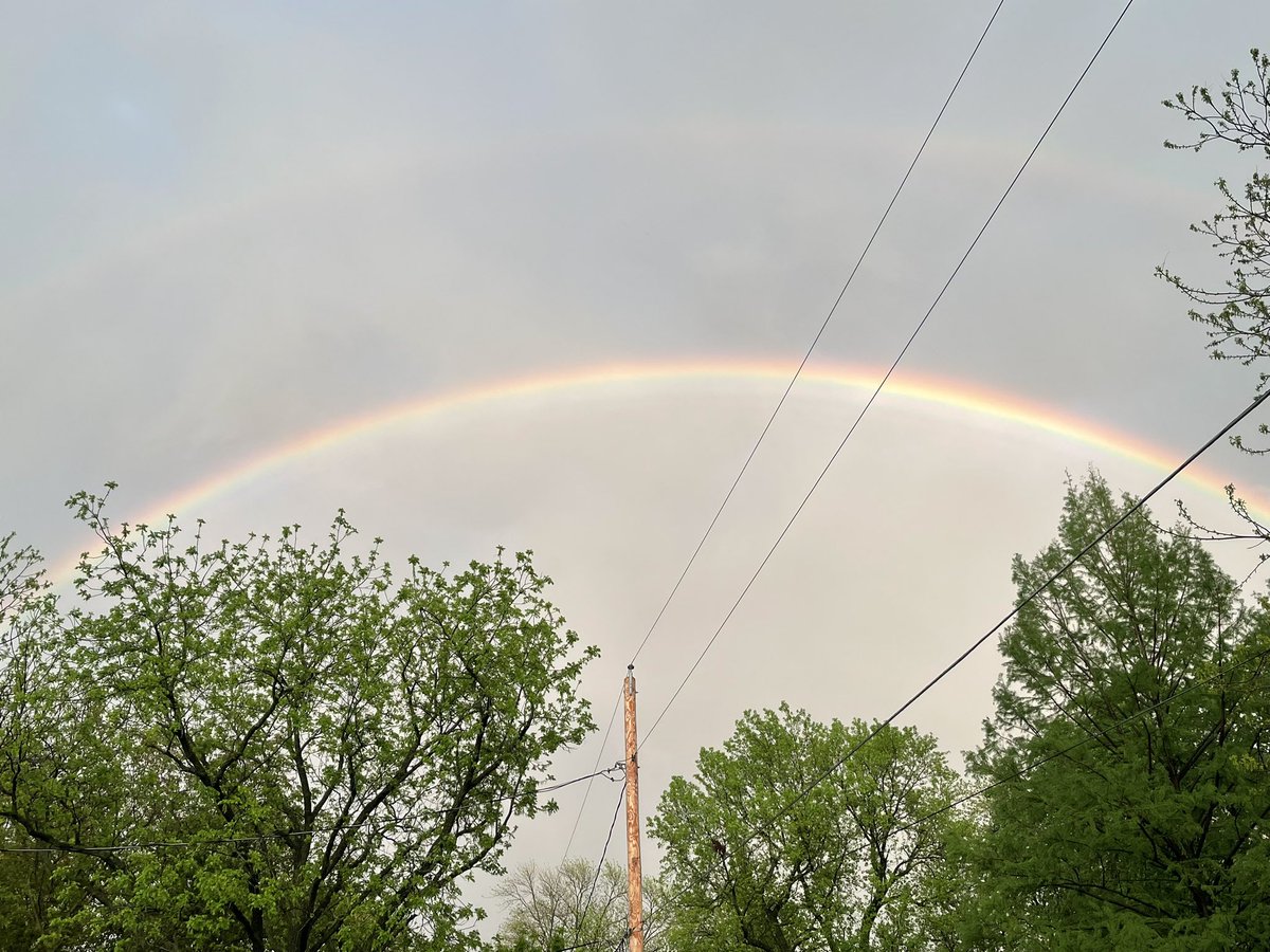 LisaLassi77's tweet photo. My dudes… this is a beautiful double rainbow. Too bad it disappeared too fast. Ofallon, IL #stlwx https://t.co/GgSLs2JCmO