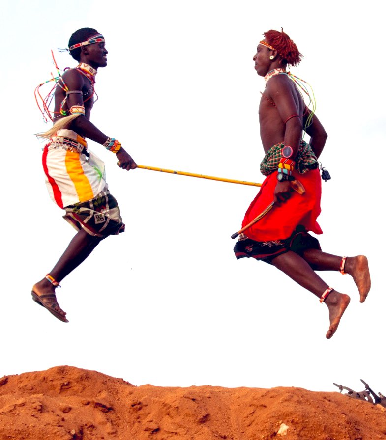 Samburu Morans are known to be some of the highest jumpers on earth. Their ability to jump is one of the things that is attractive to potential Samburu brides. || Kenya 🇰🇪🔥🔥♥️

📸 Inger Vandyke