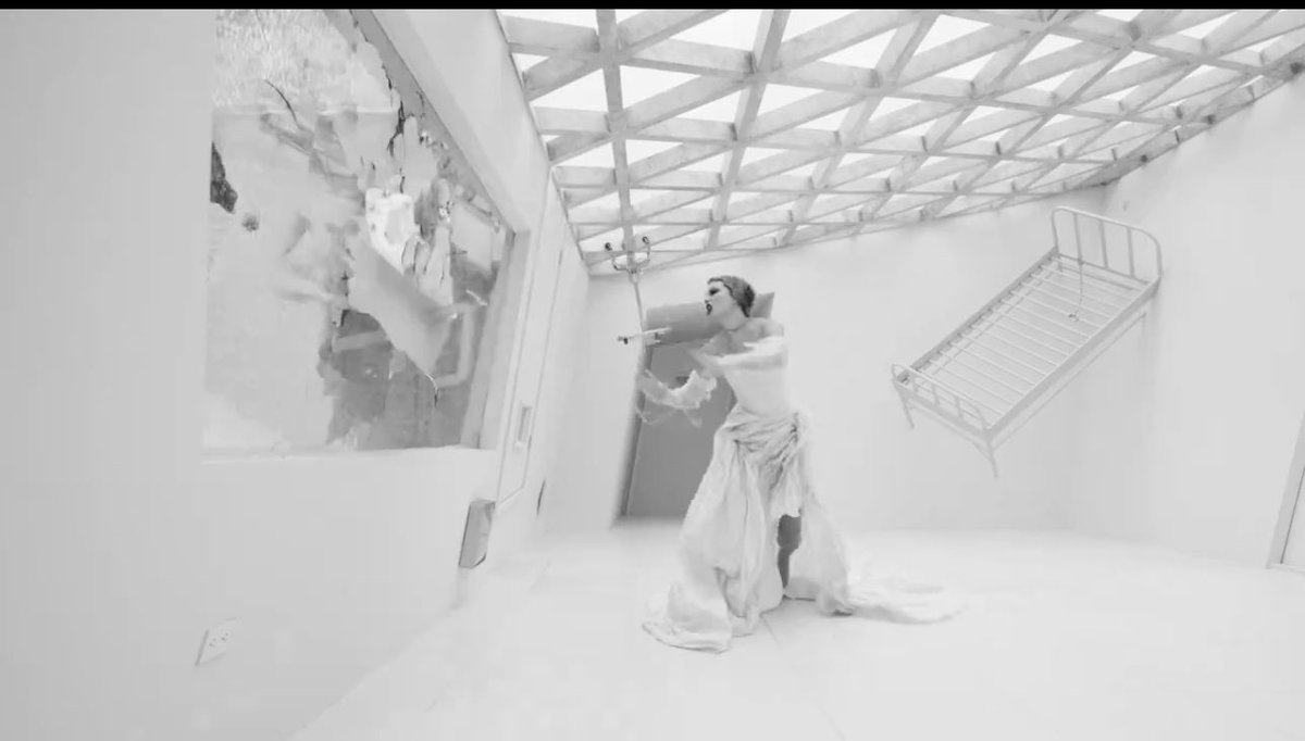 She’s breaking free from the mad house #TaylorSwift #TTPD <a href="/taylornation13/">Taylor Nation</a> <a href="/taylorswift13/">Taylor Swift</a>