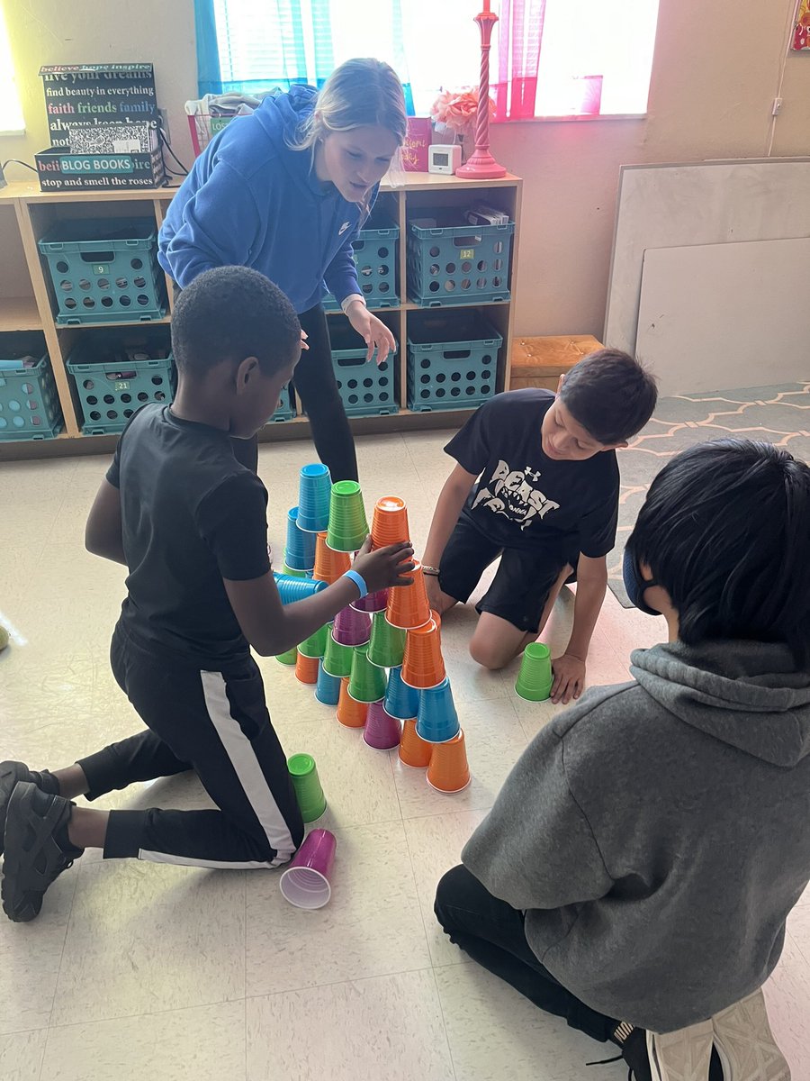 Andrea Strom tweet media