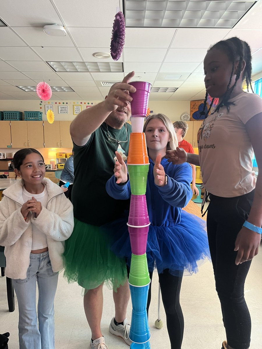 Andrea Strom tweet media